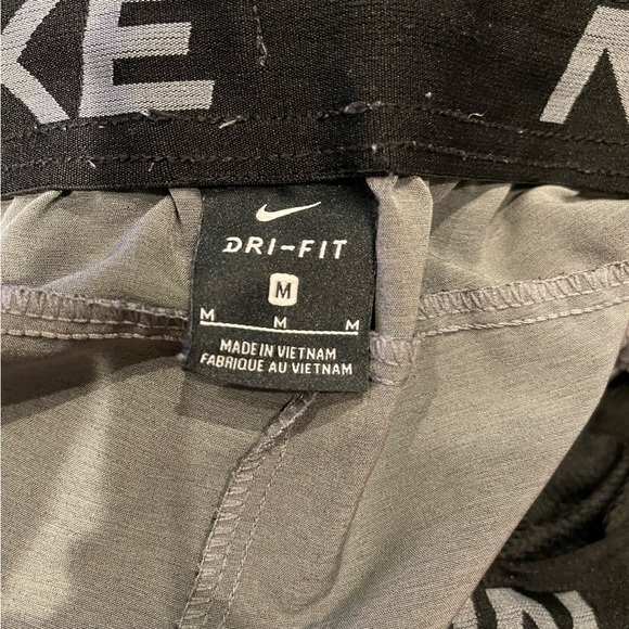 Nike mens shorts - Picture 2 of 2